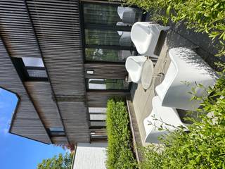 [[ DIT PAND NEEMT DEEL AAN DE ERA OPEN HUIZEN DAG OP 6/12 VAN 11:00 TOT 12:00 ]]
<p><span>Unieke luxewoning in de Harmoniewijk te koop! Recent afgewerkte woning (2021) in een verborgen binnengebied van de Harmoniestraat 9. Toprealisatie van CORES Development in de begeerde Harmoniewijk, op 2 stappen van het Harmoniepark, en 5 min nabij winkels, scholen, openbaar vervoer.... 100% instapklaar. Via het tuinpad en een eerste terras, bereiken we deze woning. Vanaf het binnenkomen ontdekken we een verfijnde woning waar luxe en comfort samengaan: de doorzonleefruimte met terrassen aan beide zijden, komt achteraan uit op een aangelegde parktuin, die gedeeld wordt met slechts 3 andere woningen! Als kloppend hart van de leefruimte vinden we de compleet ingerichte luxekeuken welke voorzien is om elke hobbykok te behagen! Alle mogelijke toptoestellen van SMEG, van oven tot wijnkoeler, Quookerkraan, Composite werkblad zijn aanwezig. Aparte wasberging en luxe gastentoilet. Hoogwaardig parket met vloerverwarming vinden we terug op zowel het gelijkvloers als de eerste verdieping. Ook voor het sanitair (toiletten, badkamer ) werd gekozen voor de beste kwaliteit: Hans Grohe, Dornbracht, Villeroy &amp;amp; Boch .... Op de slaapverdieping ontdekken we 3 ruime slaapkamers (met airco) waarvan 1 masterbedroom met een praktisch ingebouwde dressing. De luxebadkamer beschikt zowel over een ligbad als douche, toilet en design wastafel. Private kelderberging, fietsenstalling, aankoop 2 autostaanplaatsen met mogelijkheid tot plaatsen laadpaal (EUR 40.000 per plaats). Vele extra troeven te ontdekken tijdens een bezoek ter plaatse!</span></p>