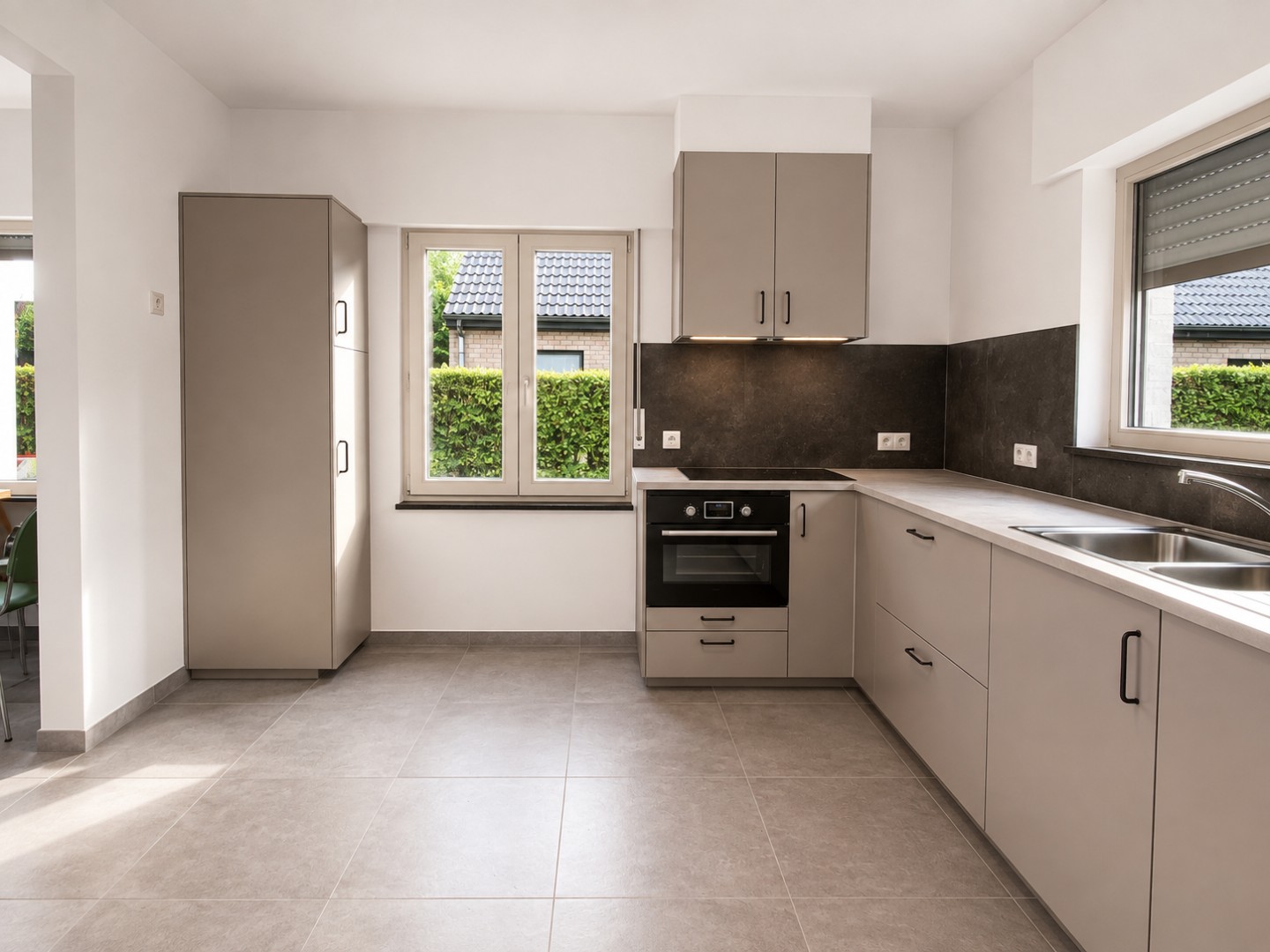 Gerenoveerde open bebouwing met drie slaapkamers, bureau en ruime tuin te huur in Merendree - foto 5