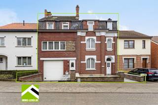 Cette belle propriété se compose de la maison Viséweg 453, de l'appartement voisin Viséweg 455 et des garages et ateliers à l'arrière. Idéal pour...