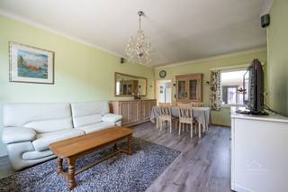 Te renoveren woning met potentieel in het hart van DuffelOntdek deze charmante woning in de rustige De Meesterstraat 13, gelegen in een aangename...