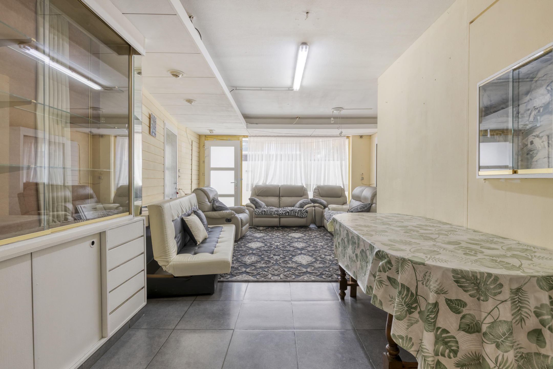 Te renoveren woning te koop in hartje van Sint-Eloois-Vijve - foto 2