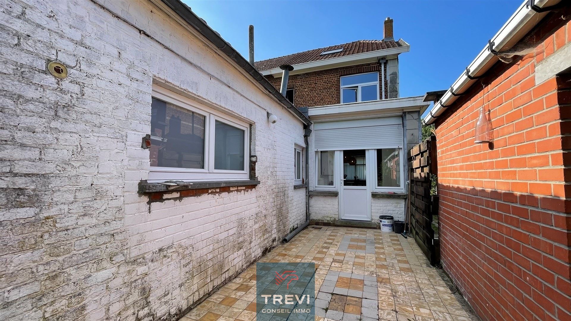 SOUS OPTION Belle maison rénovée 3 chambres, garage et un jardin - photo 5