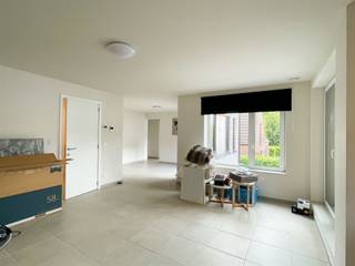 Dit nieuwbouwappartement met 2 slaapkamers is gelegen in de dorpskern van Hofstade (Zemst) . Bakker, slagerij, frituur, apotheek,...