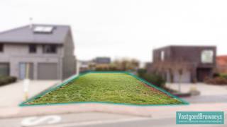 Ontdek deze halfopen bebouwing waar de hoofdfunctie wonen is, maar waar tegelijk ruimte is voor een nevenactiviteit zoals een vrij beroep.Op het...