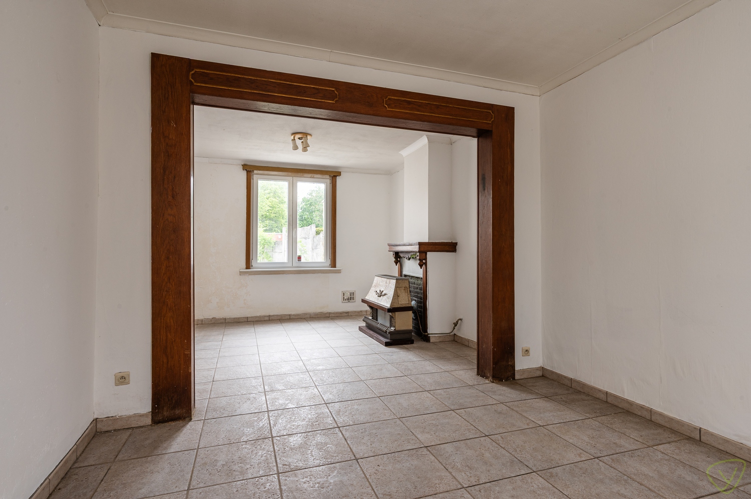 Te renoveren starterswoning met een verrassende tuin op een boogscheut van het centrum - foto 5