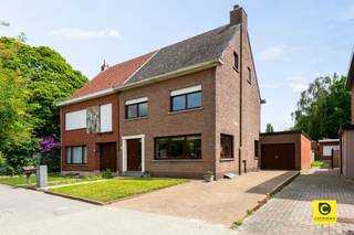 RUIME EN KWALITATIEF AFGEWERKTE GEZINSWONING MET 4 SLAAPKAMERS IN RUMSTDeze ruime halfopen bebouwing met een gevelbreedte van maar liefst 7 meter is...
