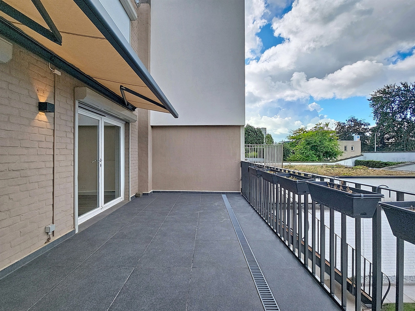 Ruime bel-étage woning met tuin en garage nabij het UZ! - foto 4