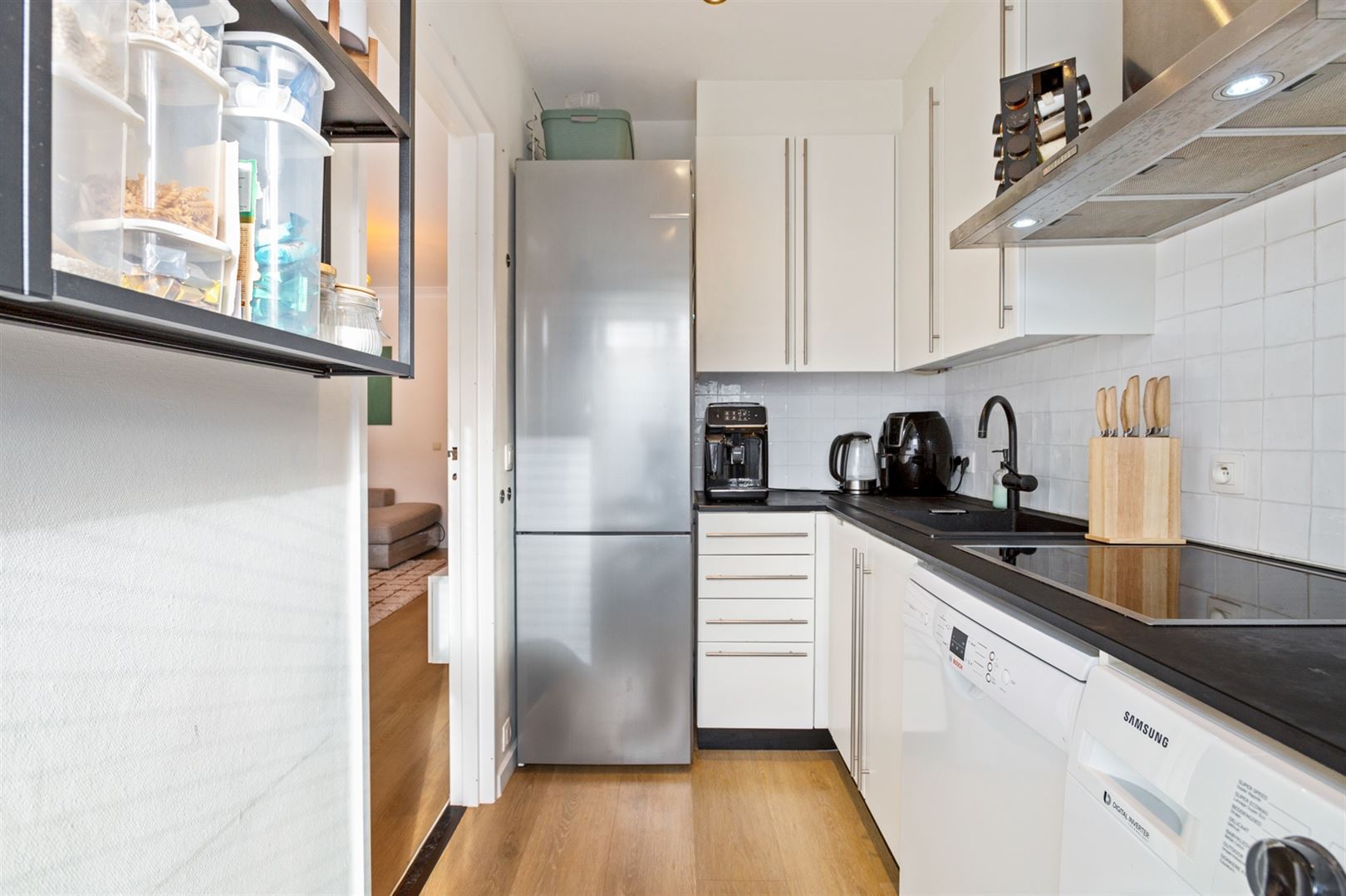 Gerenoveerd appartement met 2 slaapkamers en veranda. - foto 5