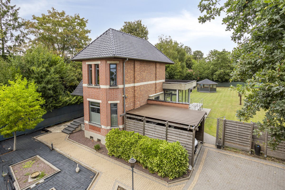 Patrimoniumvennootschap met een charmante villa en tuin - foto 1