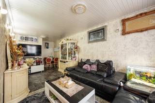 This property, located in the Veldstraat in 2060 Antwerp, is located in an up-and-coming neighborhood close to the Stuivenbergplein.With a built area...