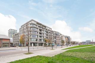 Op het bruisende Eilandje naast het Red Star Line Museum bevindt zich deze commerciële ruimte.Commerciële ruimte van ca. 213 m2 gelegen in één van de...