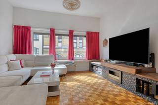 Op een toplocatie vlak bij het groene Park Spoor Noord bevindt zich deze ruime en volledig bemeubelde woning. Dankzij de uitstekende bereikbaarheid...