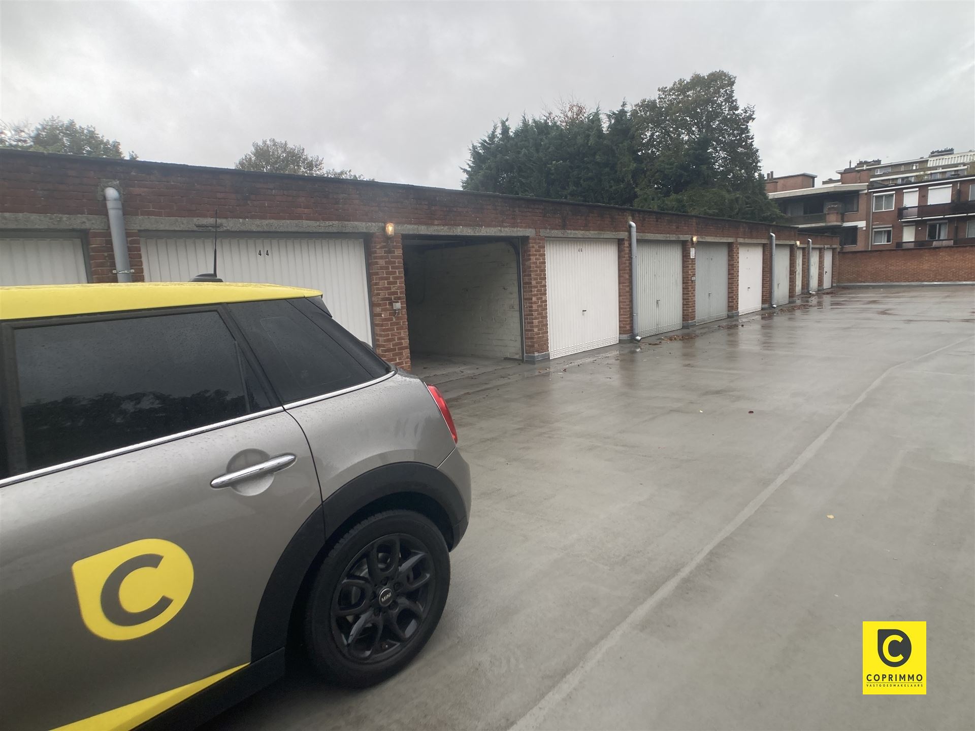 Ruime garagebox met automatische poort!  - foto 4