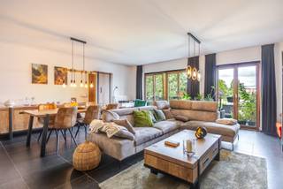 VERKOCHT!
Nest is geen immo makelaar. We helpen jou, om zélf je eigendom te verkopen. We werken met betaalbare vaste pakketten (zonder torenhoge commissies) en coachen je persoonlijk doorheen jouw gehele verkoopproces. Ook van plan zelf je eigendom te verkopen? Neem vandaag nog contact op met jouw vastgoedcoach NEST voor extra advies!
+32 456 56 14 38 (telefoon of Whatsapp) of info@nestvastgoedcoach.be