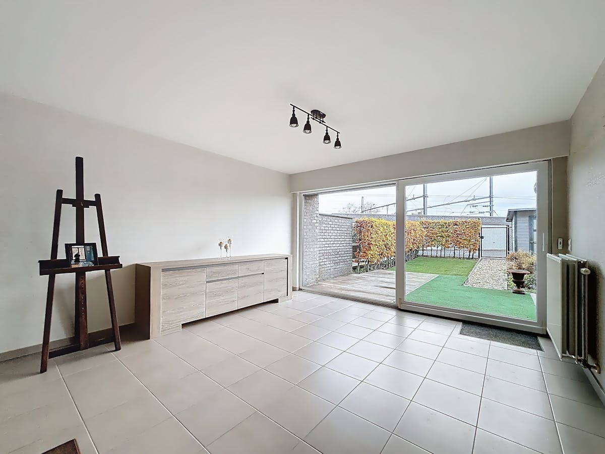 Gelijkvloers appartement met 2 slaapkamers en garagebox! - foto 2