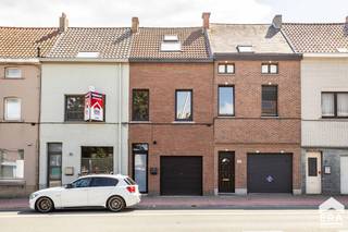 Ben je op zoek naar een woning met veel potentieel, garage en aangename tuin nabij het centrum van Aalst? Gevonden!Op wandelafstand van het bruisende...