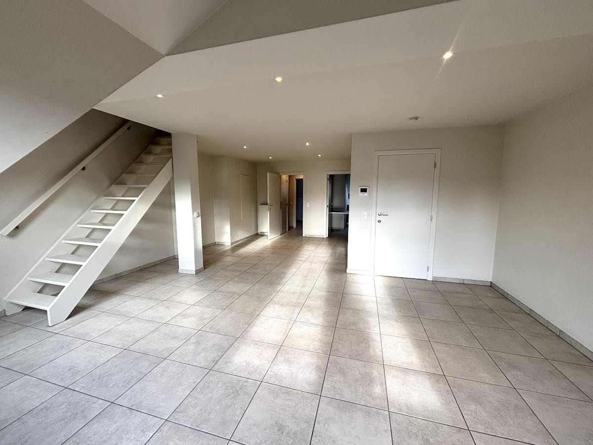 TE HUUR: Duplex appartement in hartje Hasselt - foto 2