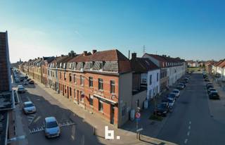 Op zoek naar een uitstekend gelegen horecapand in hartje Kortrijk? Dit ruime hoekpand biedt alles wat u nodig heeft om meteen van start te gaan...