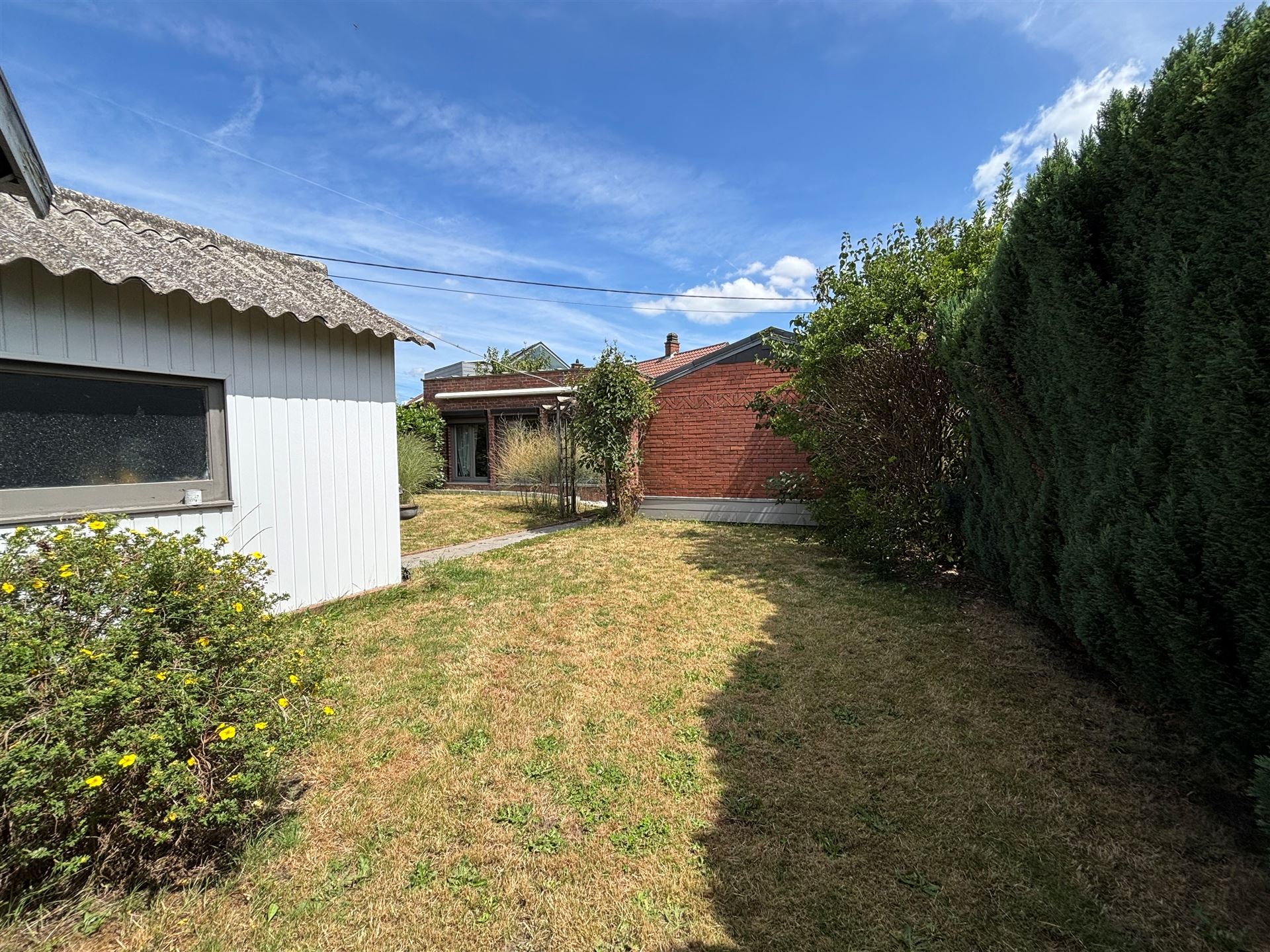 SOUS OPTION Jolie maison 3 façades avec jardin arrière et grand garage - photo 5