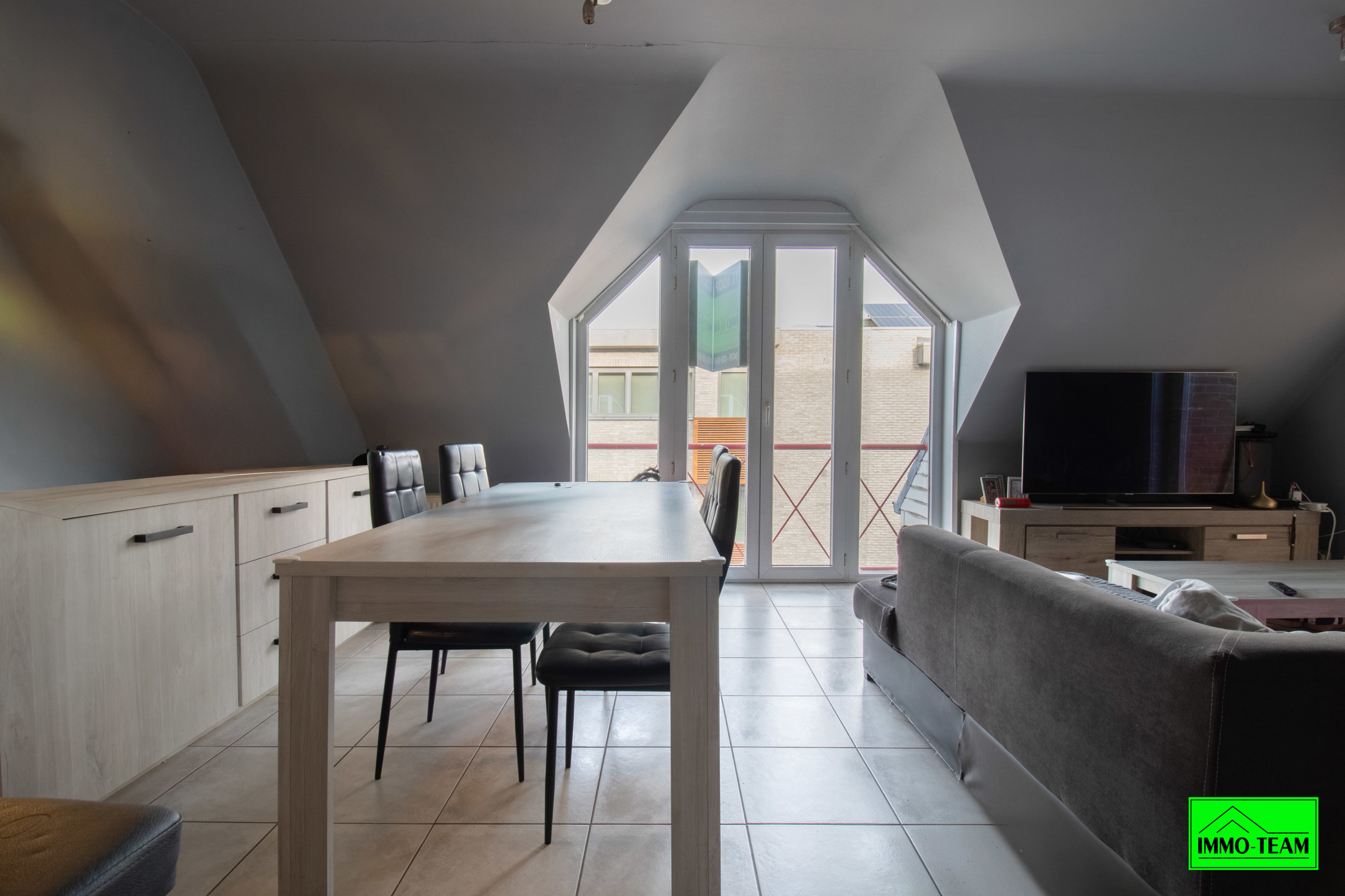 2-slaapkamer appartement met garagebox op wandelafstand van station - foto 2