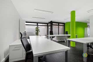 Bent u op zoek naar een perfect uitgerust kantoor? Dit ruime pand van 420m² biedt alles wat u nodig heeft voor een efficiënte en...