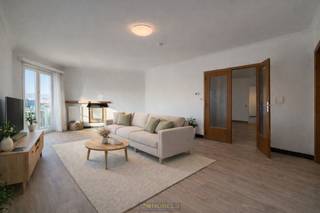 Cet APPARTEMENT soigné et PRÊT À EMMÉNAGER, situé au deuxième étage, allie ESPACE, LUMIÈRE et CONFORT à quelques pas du CENTRE de Renaix. Le...