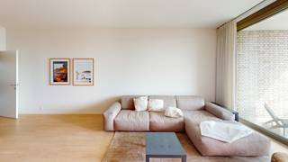 <p>Hoogwaardig gemeubeld appartement met terras op de vierde verdieping in het project De Schilden, op ideale locatie tussen het Eilandje en het stadscentrum.<br /><br />Indeling: Inkomhal met ingemaakte kasten en gastentoilet. Leefruimte en toegang tot een ruim zuid-georiénteerd terras. Aansluitend de volledig geinstalleerde open keuken. Verder een hoofdslaapkamer en een volwaardige tweede slaapkamer. De badkamer werd voorzien van een inloopdouche en dubbele wastafel. Ruime berging. <br /><br />Extra: <br /><br />-Gemeenschappelijke fietsenstalling aanwezig!<br />-Winkels/openbaar vervoer vlakbij.<br /><br />Voor een virtuele tour, bezoek onze website op www.demeester.eu.</p>