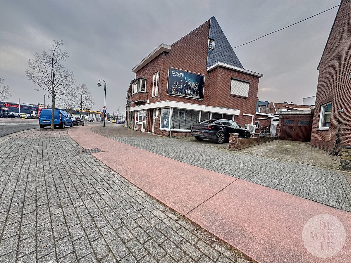 Handelsruimte van 114 m² op goede locatie in Maaseik - foto 1