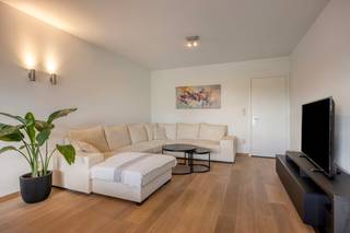 Ce spacieux appartement de 122 m² est situé dans un excellent emplacement à Hasselt, à seulement 5 minutes du centre et avec toutes les commodités...