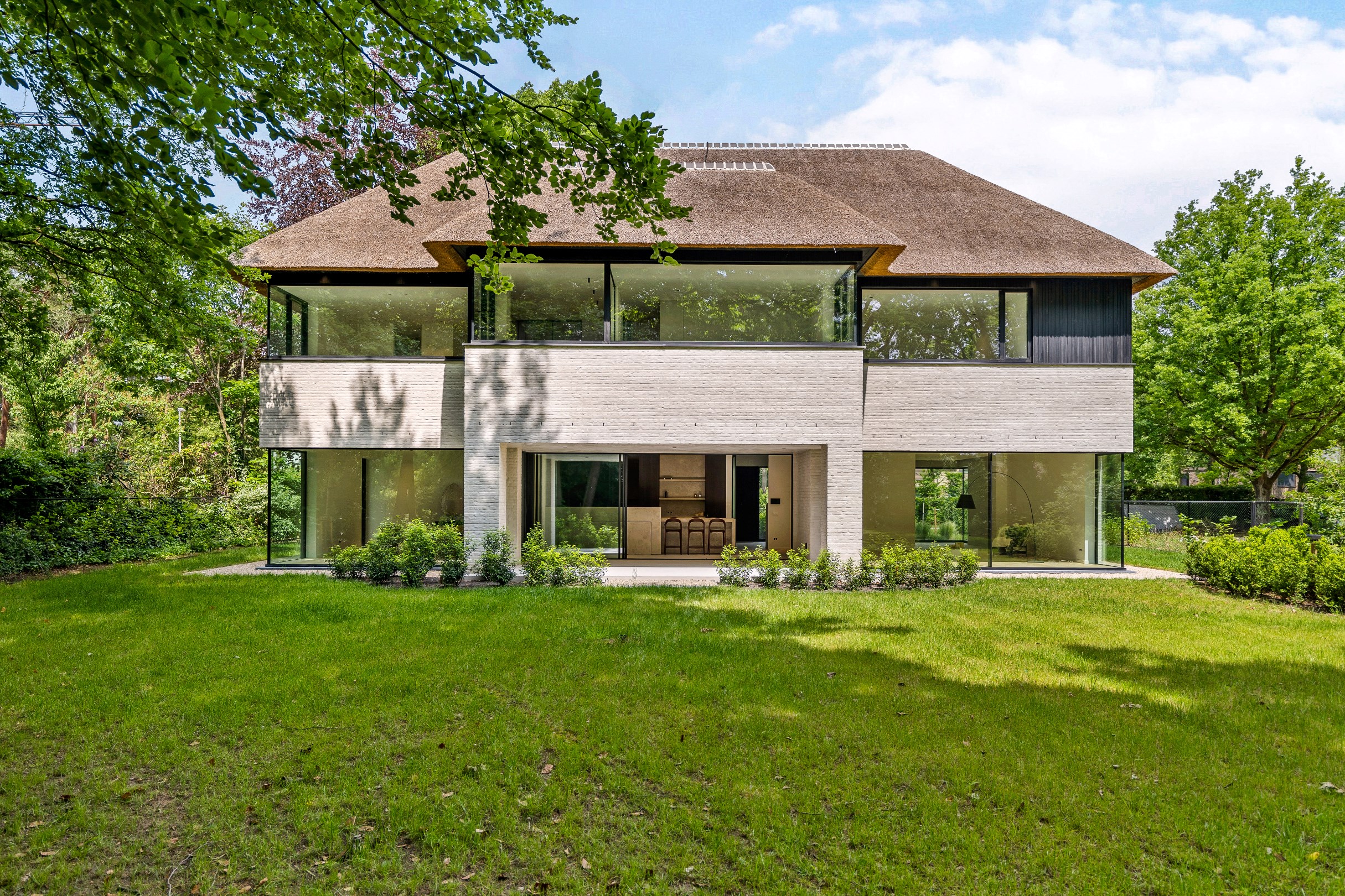 Luxurious & Energy-Efficient New Build Villa in Koningshof - photo 2