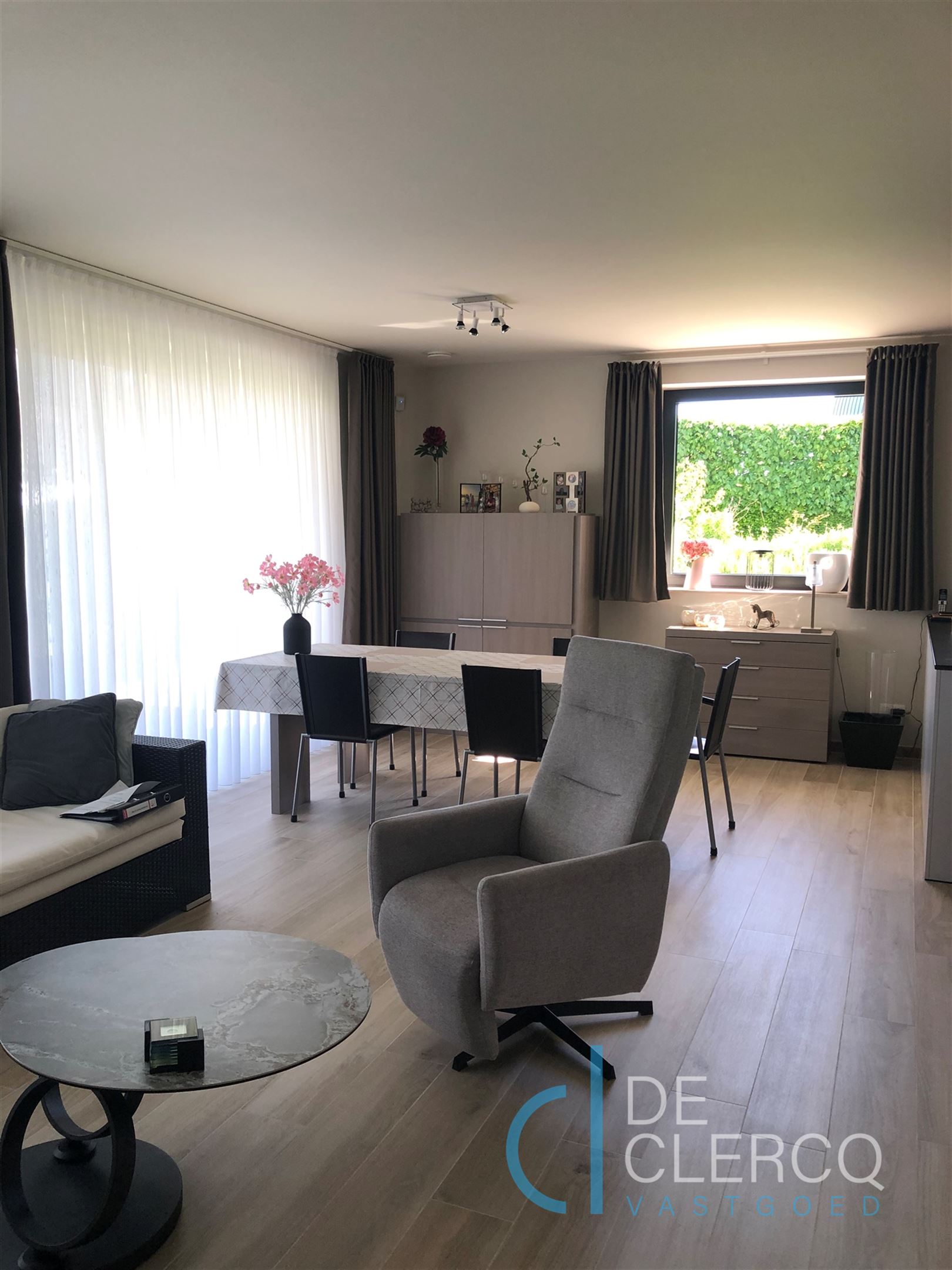Tijdloos gelijkvloers appartement met terras te Lochristi! - foto 4