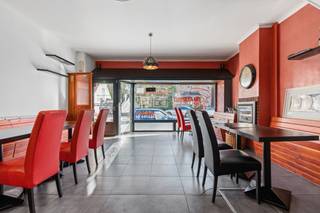 Veelzijdig handelspand met woonst in Belsele, op een toplocatie nabij het centrum en alle voorzieningen.Dit handelspand met woonst combineert een...