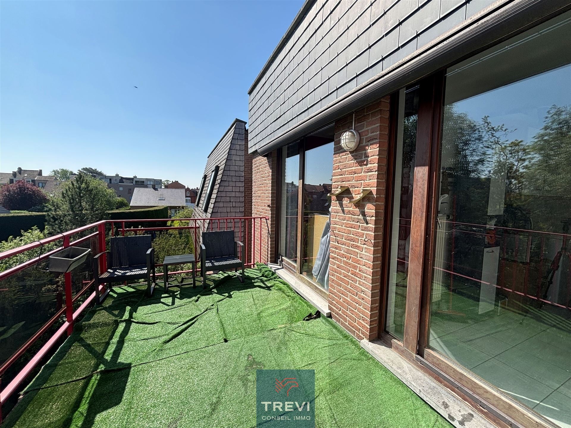 SOUS OPTION Centre ville. Grd appart 2 ch et terrasse - photo 3