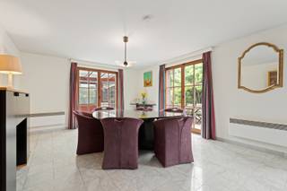 Ontdek deze prachtige, rustig gelegen villa die comfort en ruimte moeiteloos combineert. De woning beschikt over drie volwaardige en...