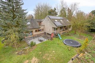 Welkom in de Bosweg 6 in Dilbeek, een prachtige villa gelegen aan een doodlopend wegje, omringd door het groen. Hier woont u in alle privacy,...