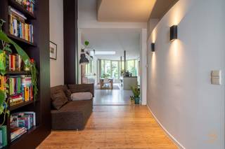 Instapklare ruime woning aan het Te Boelaerpark (met optioneel bouwgrond) Deze unieke ruime woning, op de grens Berchem/Borgerhout, biedt een...