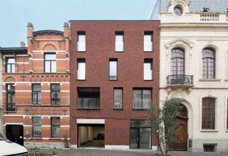 Ruim appartement met 1 slaapkamer en autostaanplaats in het hartje Sint-Niklaas !Het appartement is gelegen op een uitstekende locatie op...