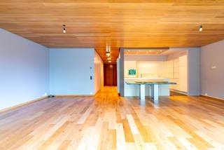 Locatie:Dit appartement gelegen op de iconische Fruithoflaan biedt tal van mogelijkheden. Het gebouw is omgeven door groen en geniet van een rustige...