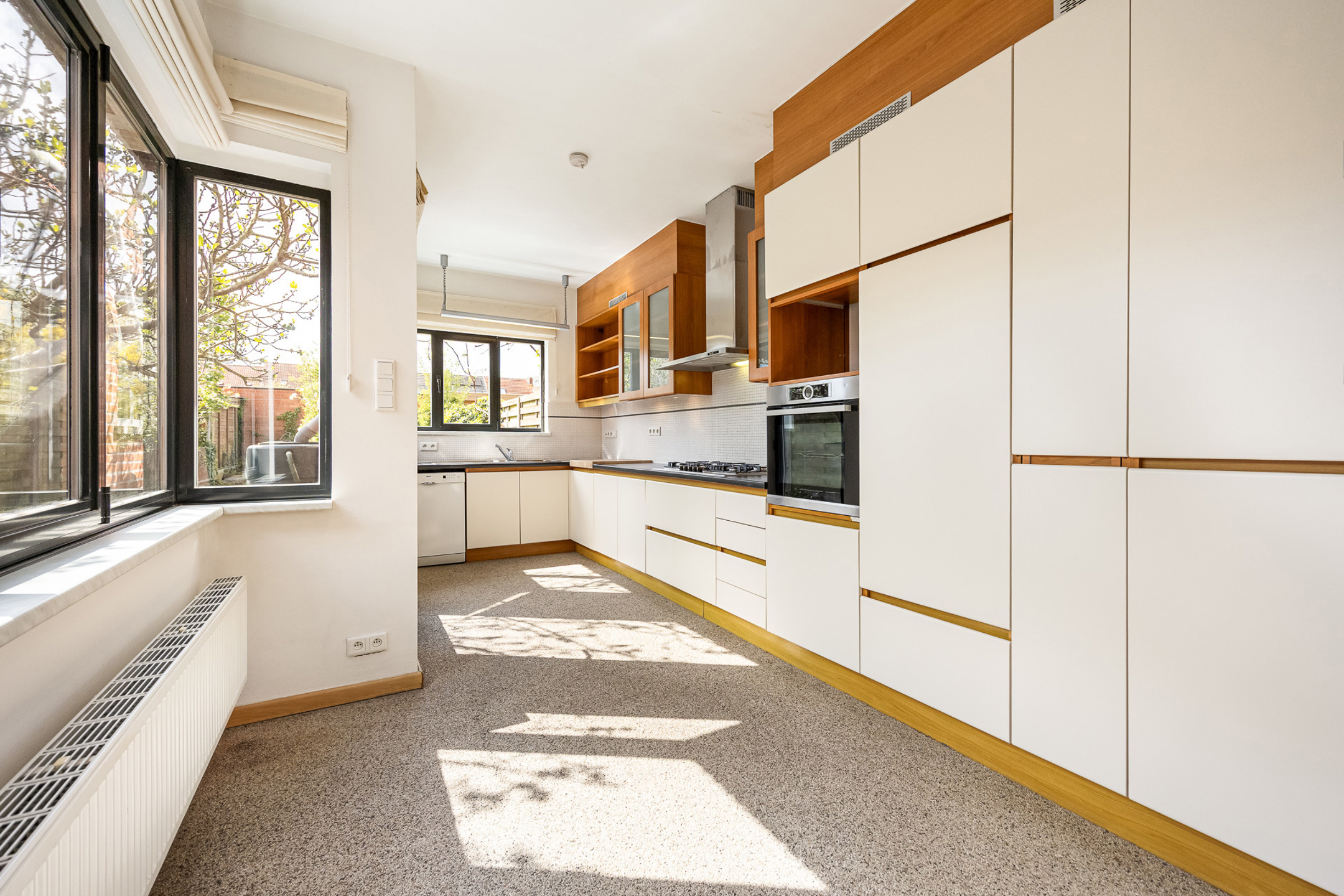 Ruime woning met 5 slpk en tuin. Epc 336 kWh/m² (Label D) - foto 4