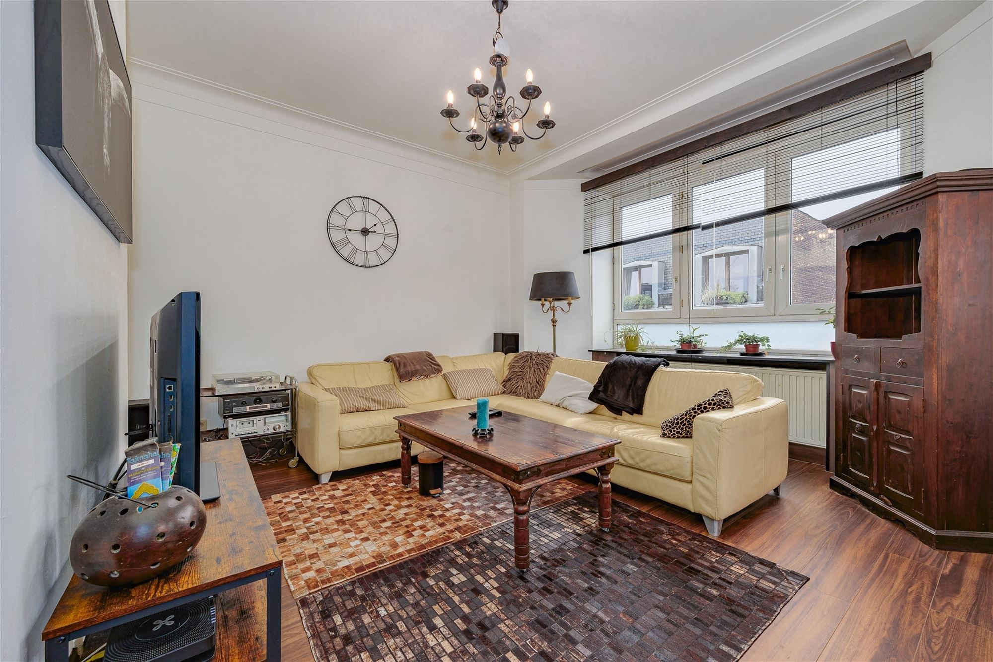 Perfect instapklaar appt met 2 slk + 2 badk vlakbij het Station - foto 4