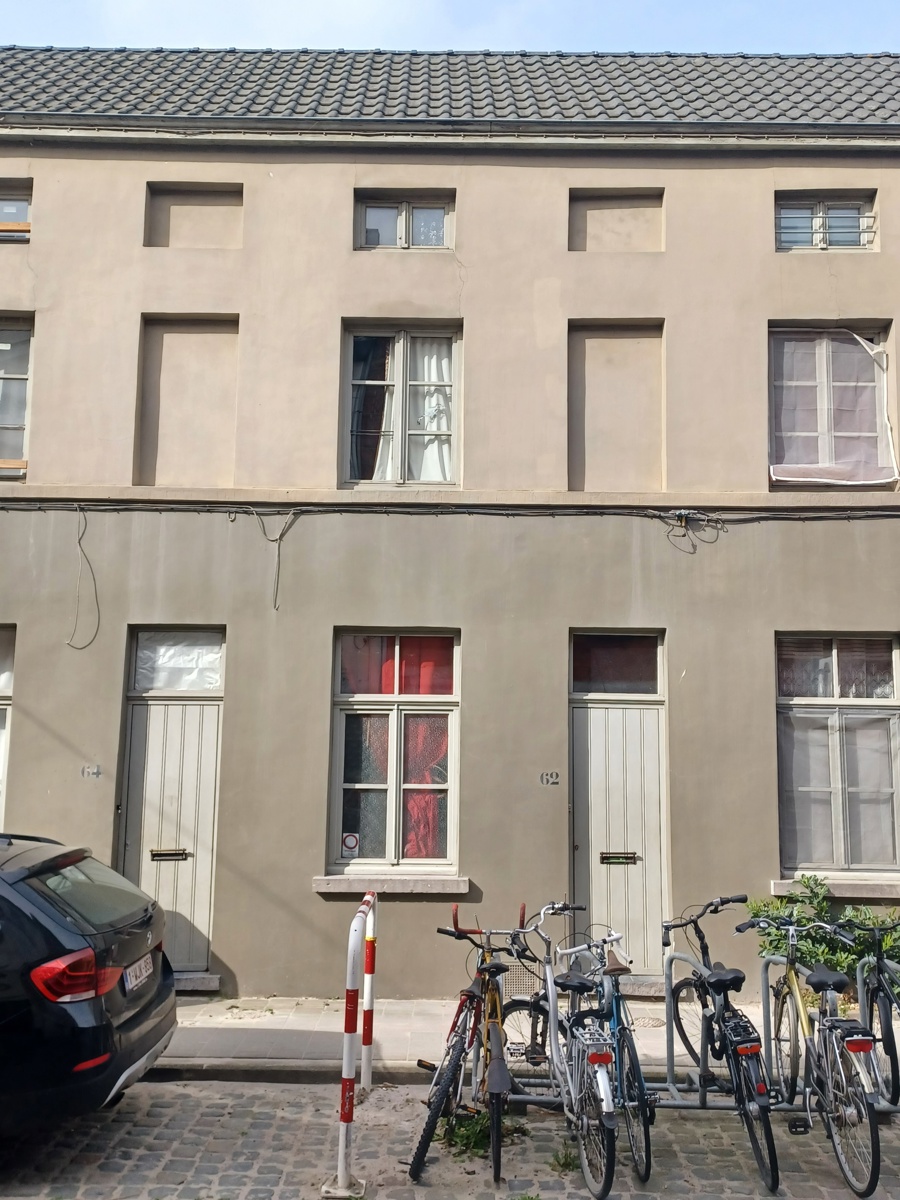 Te renoveren (verhuurde) rijwoning te Gent Dampoort - foto 4