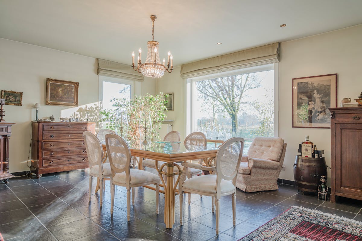 Villa met stallen te koop op een ruim perceel van 10.026m². - foto 5