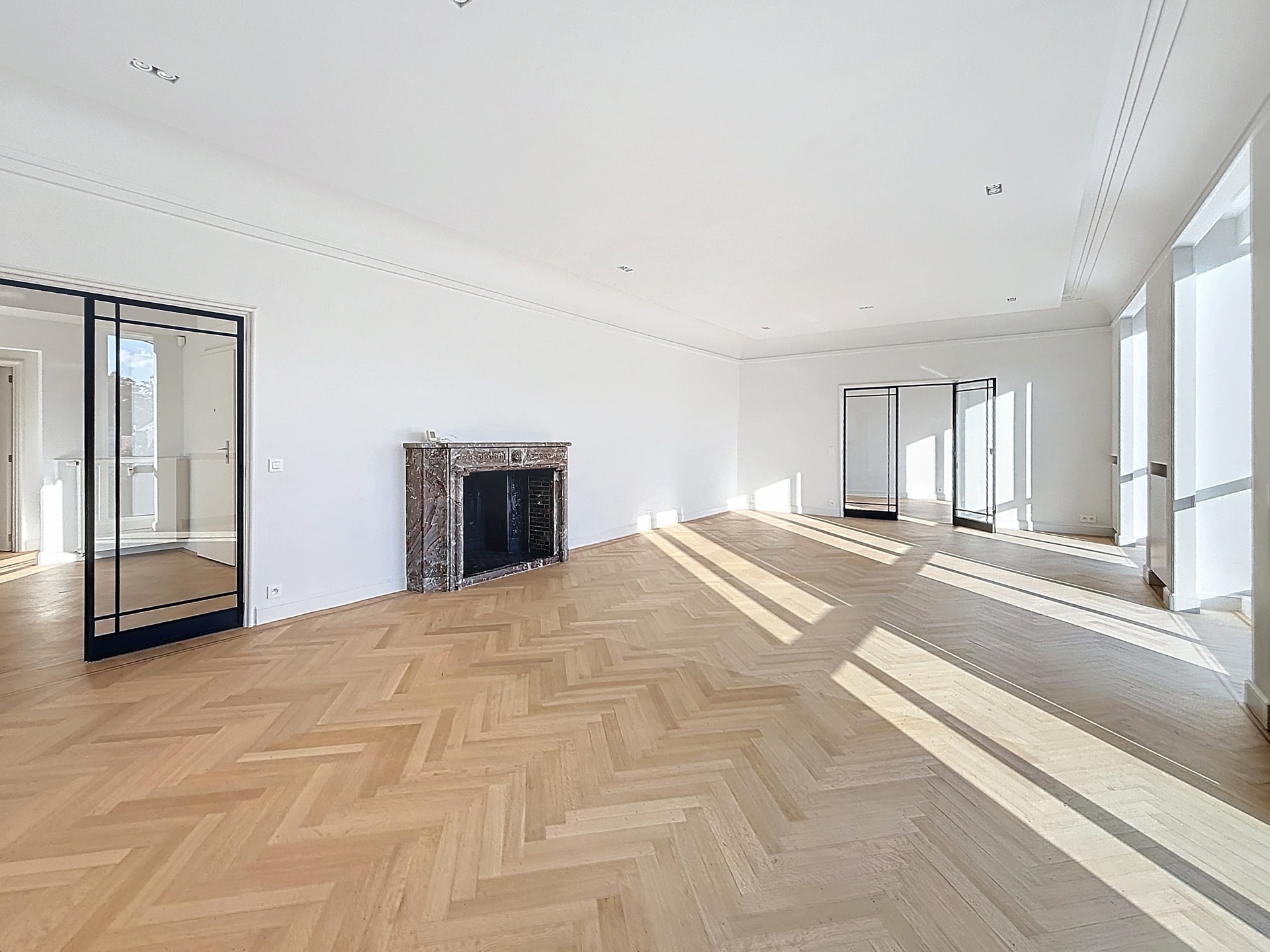 Appartement à louer à Woluwe-Saint-Pierre avec 4 chambres - photo 2