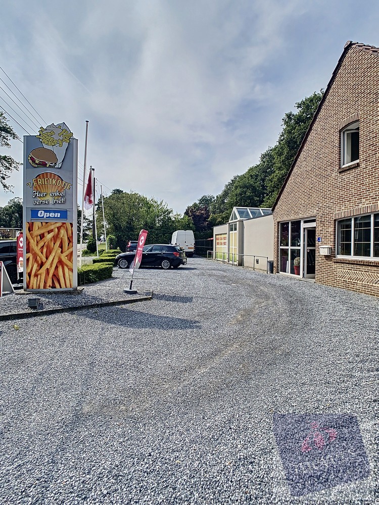 Commercial for sale in Koersel with 1 bedroom - photo 3