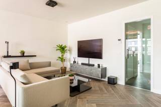 Volledig bemeubeld luxe appartement met terrassen op Nieuw Zuid.Een fris appartement op de 2e etage met maar liefst 3 ruime terrassen. Het...