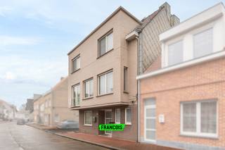 Deze uitstekend onderhouden gezinswoning is gelegen in Knokke-Heist en biedt een ideale combinatie van ruimte, comfort en energiezuinig wonen...