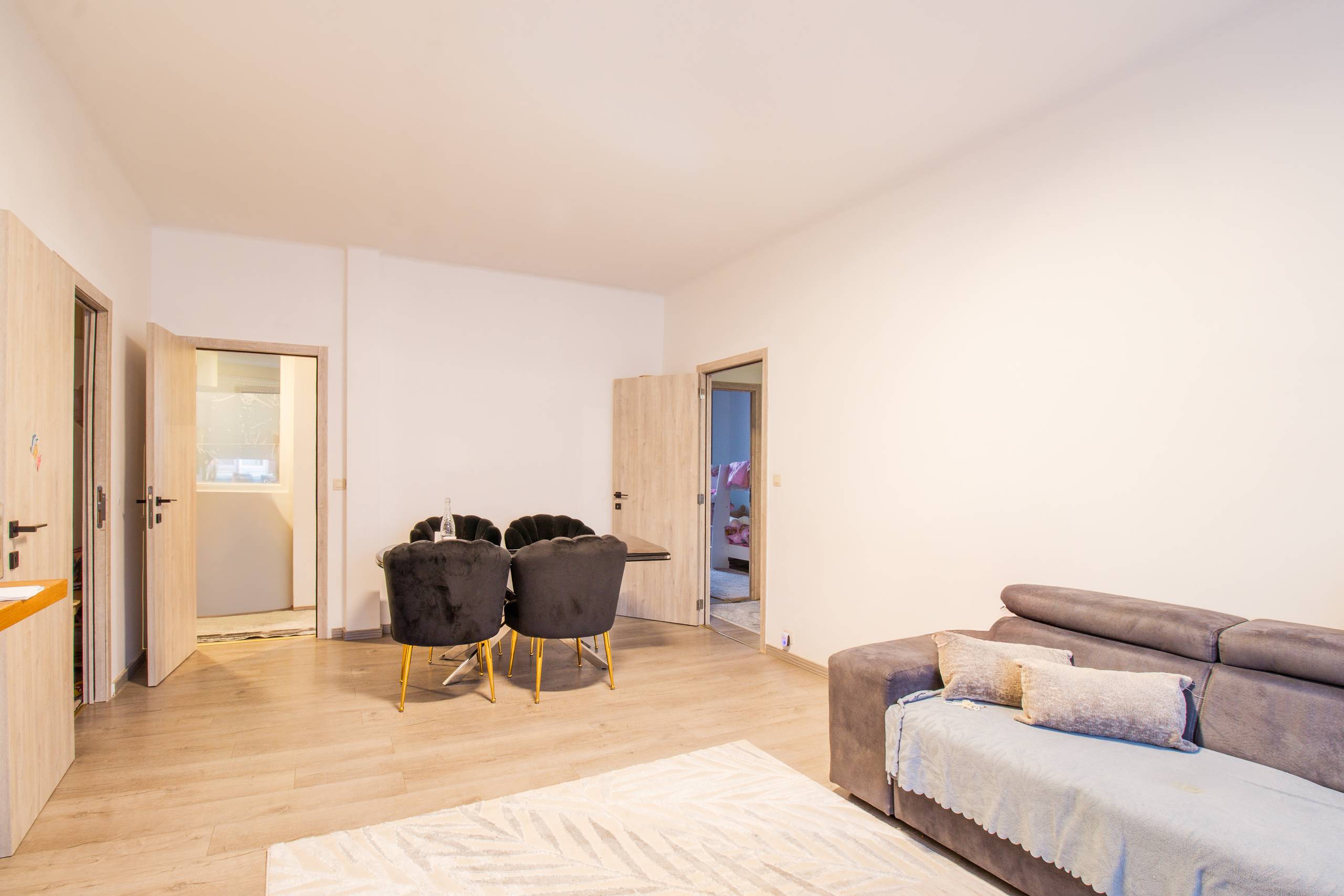 Instapklaar appartement met 2 slaapkamers! - foto 3