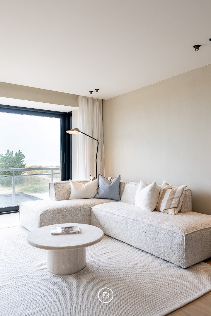 Luxury on the seafront promenade - photo 5