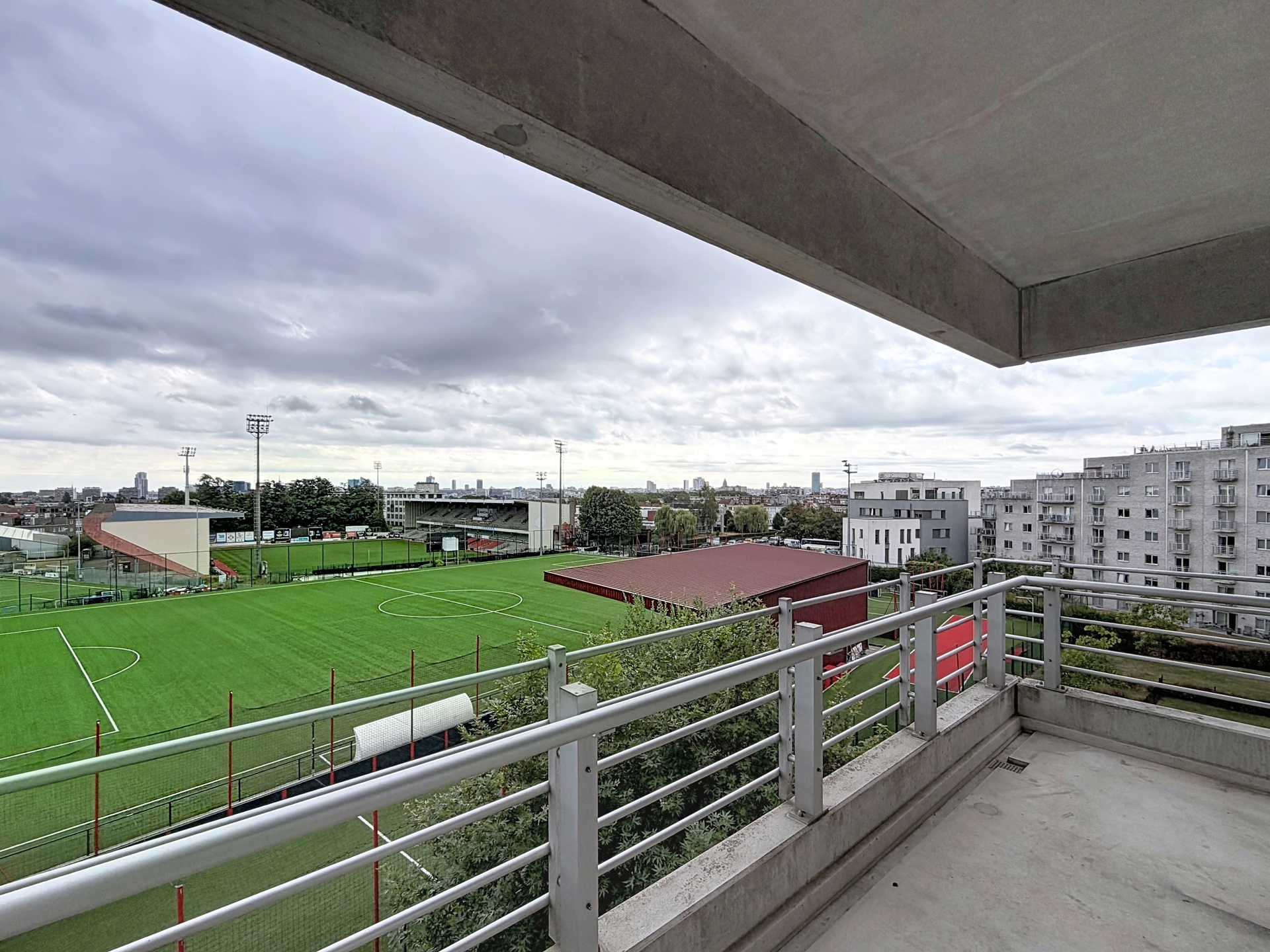 Appartement met 1 slaapkamer + parkeerplaats - foto 1