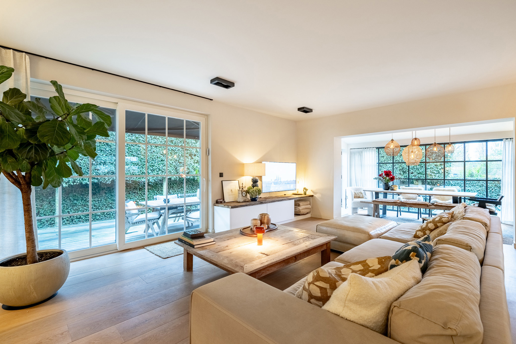 Stijlvol gerenoveerde woning in residentiële wijk te Knokke - foto 3